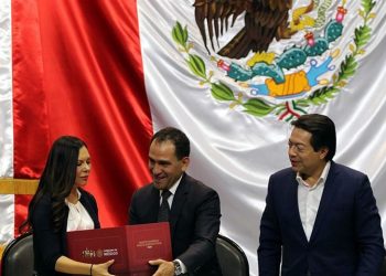 Experts deem insufficient budget for refurbishing Mexico's oil refineries