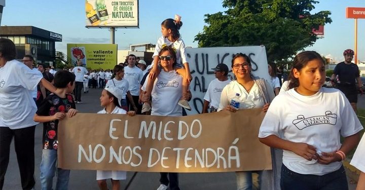 Culiacan Thousands demand peace after gun battles