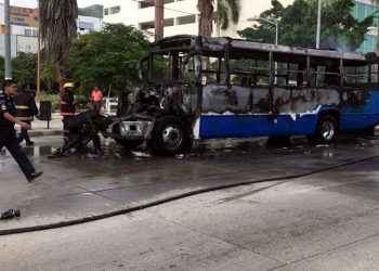 Extortion-hits-bus-taxi-drivers-in-Acapulco