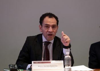 Mexico presents labor reform budget to Democrats