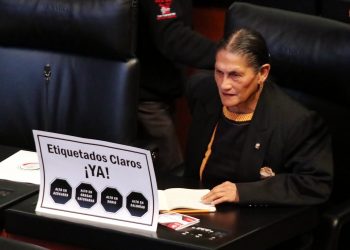 Obesity: Mexico passes reforms on food labeling