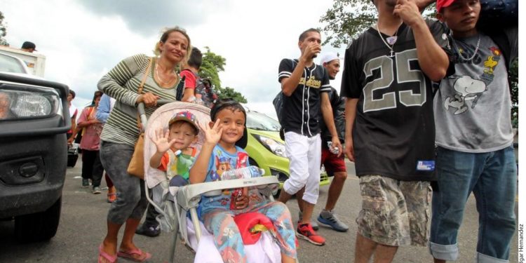 Most refugee children in Mexico don't attend school, poll