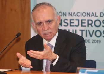 Government minimizes impact of violence on investment