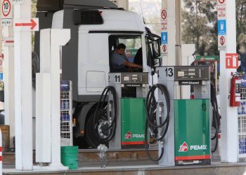 Regulator delays clean diesel rule for Pemex
