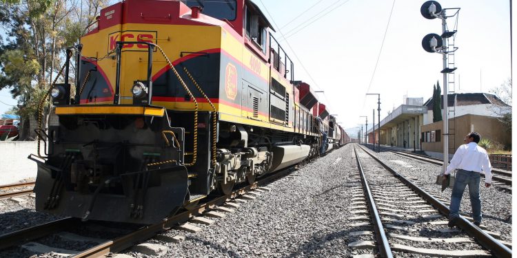 KCS sees 90% growth in gasoline-by-rail shipments to Mexico