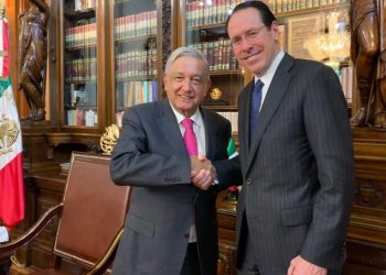 AT&T will strengthen operations in Mexico.- AMLO