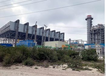 Mexico's electric utility bets on dirty fuel oil