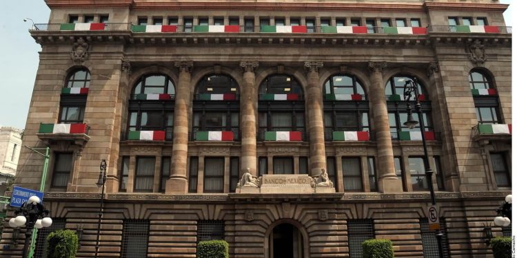 Central bank calls for investment certainty