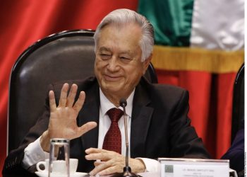 Government clears electric utility head of wrongdoing