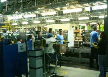 IMF revises downward Mexico's growth forecast