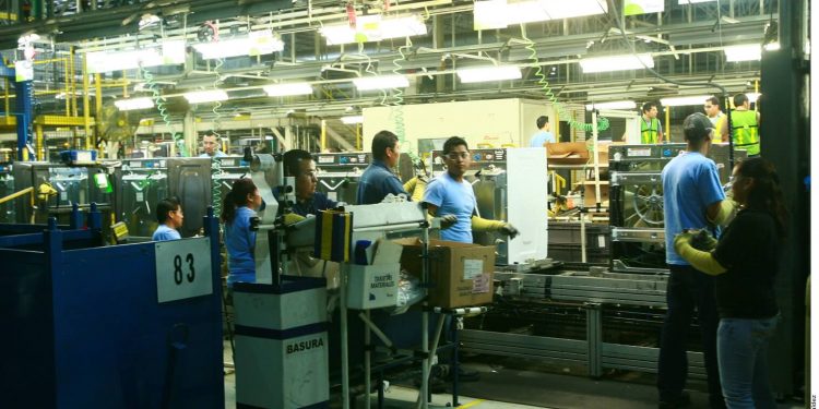 IMF revises downward Mexico's growth forecast