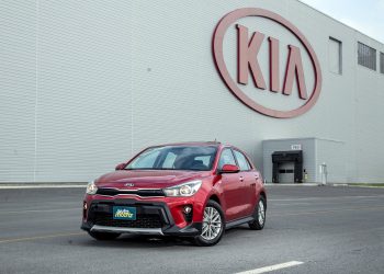 Kia Rio subcompact defies auto sales dip in Mexico