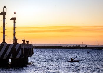 La Paz: Oil-fired plant is costlier than wind, solar options