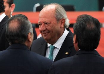 Old boss casts long shadow over Pemex union