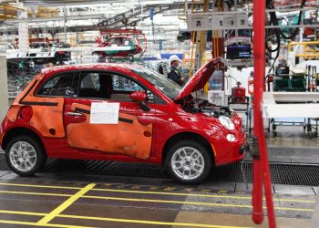 Mexican car exports suffer first fall since 2009