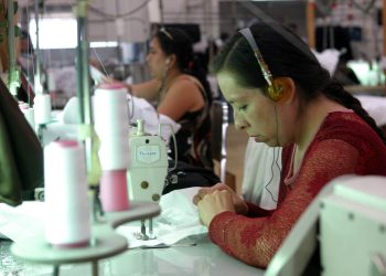 Coronavirus opens window for Mexican knit fabric apparel