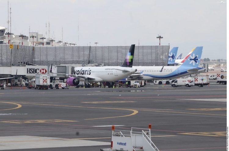 Mexican airlines face risk of bankruptcy, experts