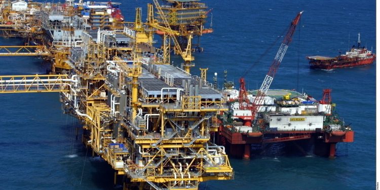 Mexico's oil export basket drops to 20-year low