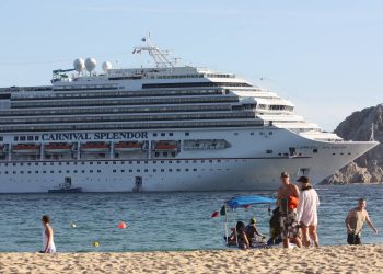 Cruise lines docking in Mexico slash prices