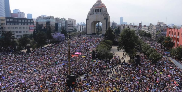 Women protest across Mexico: "We are all one"