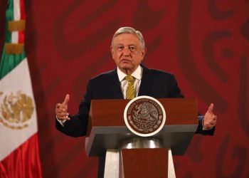 AMLO says crisis will be short-lived, rebuffs forecasts