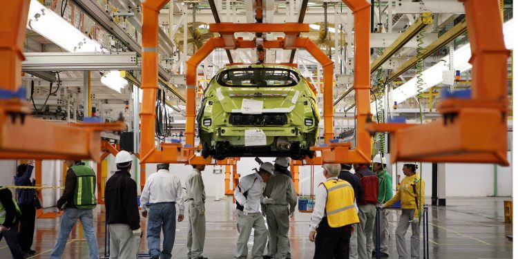 Mexican auto sector anxious over gap with US plants