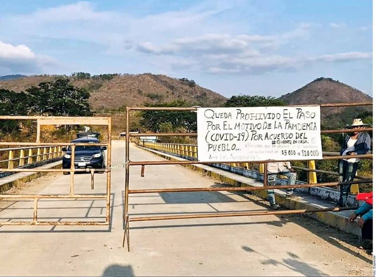 Coronavirus: Towns across Mexico deny entry to outsiders