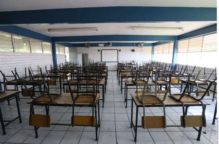 Mexican students to resume classes at-home, online