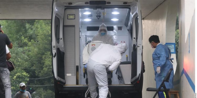 Coronavirus: Authorities see early signs of decline in Mexico City