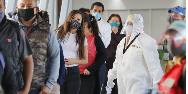 Poll: Half of Mexico City knows someone with coronavirus