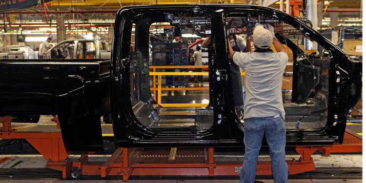 GM, Mexico's top automaker, restarts operations