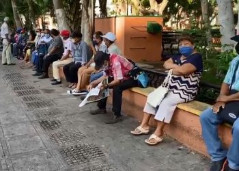 Coronavirus: At least 104,000 'mild' cases authorities admit