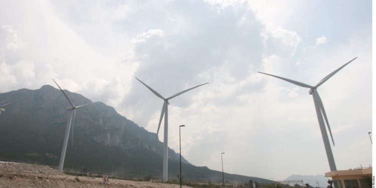 Mexican judge grants preliminary injunction to renewables firms