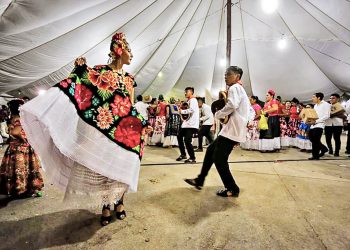 Pandemia blows out the lights on Juchitán's May fiesta