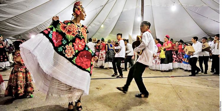 Pandemia blows out the lights on Juchitán's May fiesta