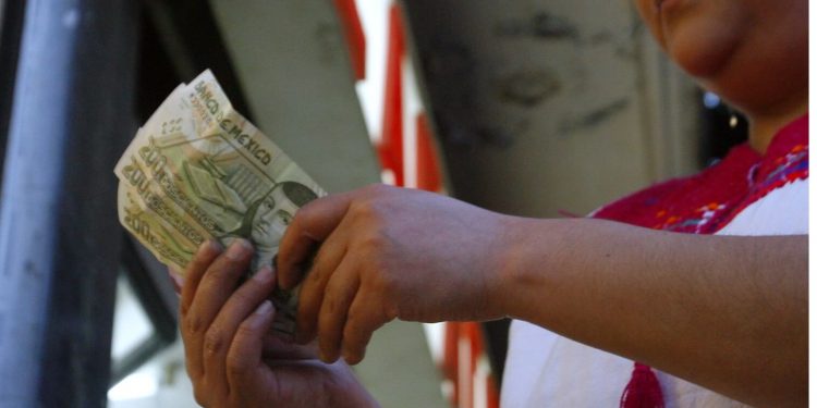 Remittances to Mexico hit monthly record high in March