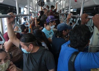 Mexican States object federal control over reopening