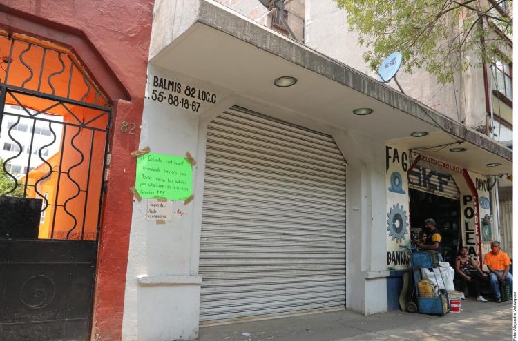 Mexico City awards face masks contract to murky firm