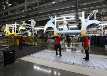 US auto suppliers press Mexico to reopen plants on May 12