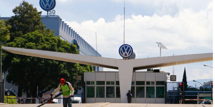 Puebla: Volkswagen, Audi plants tiptoe toward reopening