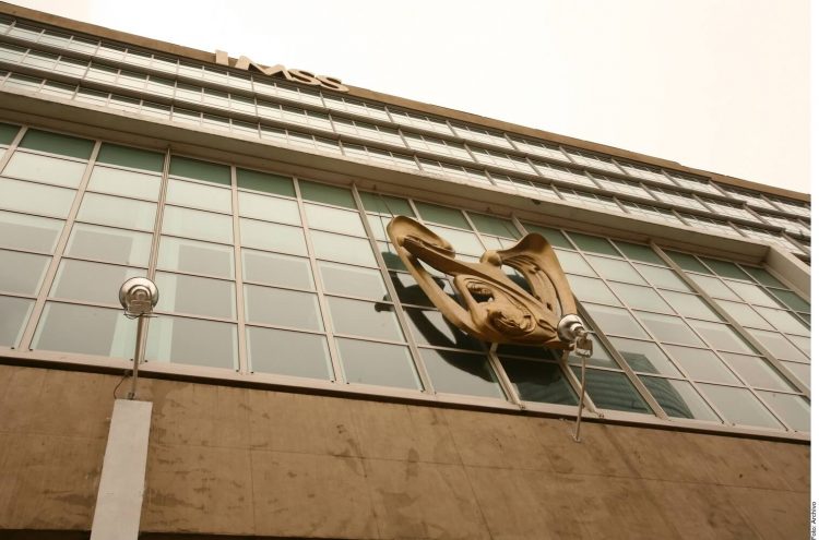 Medical firms under investigation get contracts worth US $601 million