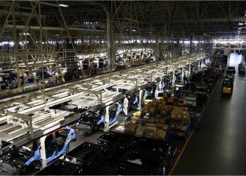 Mexican manufacturing takes historic nosedive in April