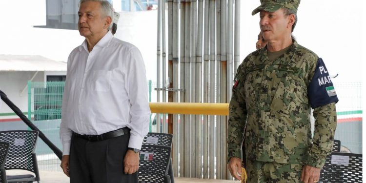 Mexico's Transport Minister warns against militarization of seaports, leaves cabinet