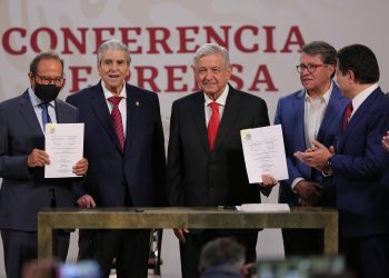 AMLO, private sector agree on overhaul of Mexico's pension system