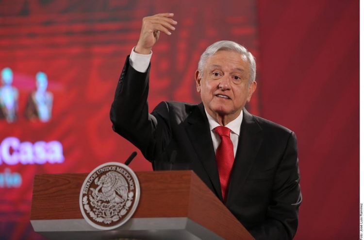 AMLO dismisses economic benefit of wearing face masks