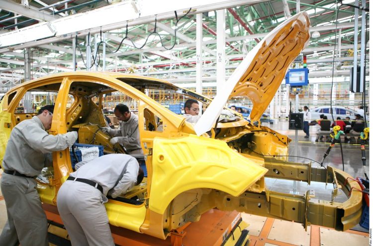 Automotive companies resume hiring in Mexico