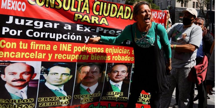 Mexican Supreme Court changes referendum question on past abuses