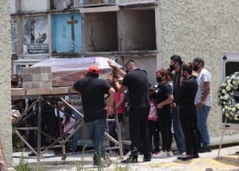 Coronavirus: Mexico posts record daily rise in deaths, cases