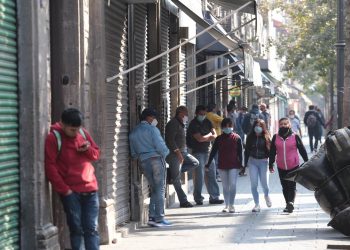 Two-thirds of Mexicans see incomes fall during panTwo-thirds of Mexicans see incomes fall during pandemic, poll showsdemic, poll shows