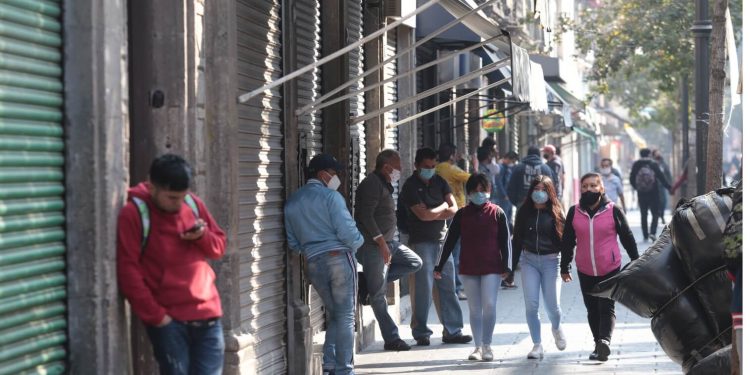 Two-thirds of Mexicans see incomes fall during panTwo-thirds of Mexicans see incomes fall during pandemic, poll showsdemic, poll shows